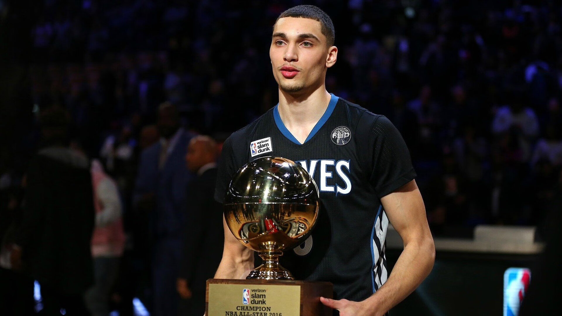 “萨尔·巴赫带领南非羚羊队击败澳大利亚,成功晋级”